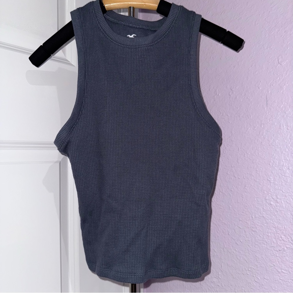 Two Hollister Tops - Both SMALL - Picture 6 of 8